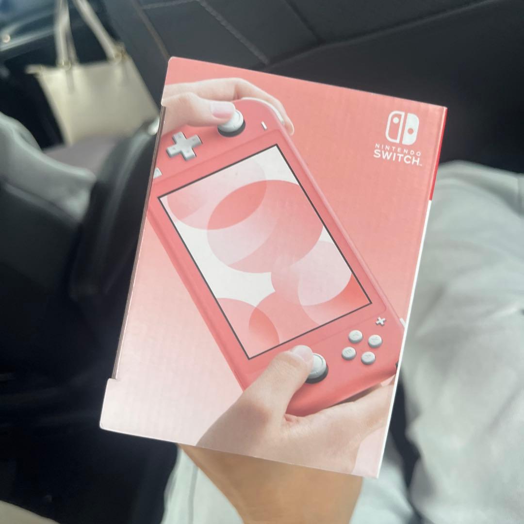Nintendo Switch ライト　ピンク　新品未開封