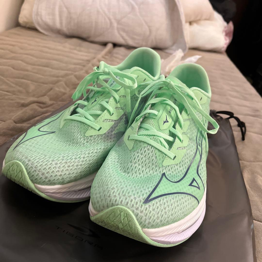 週末お値下げ美品ミズノWAVE REBELLION FLASH2 28㎝