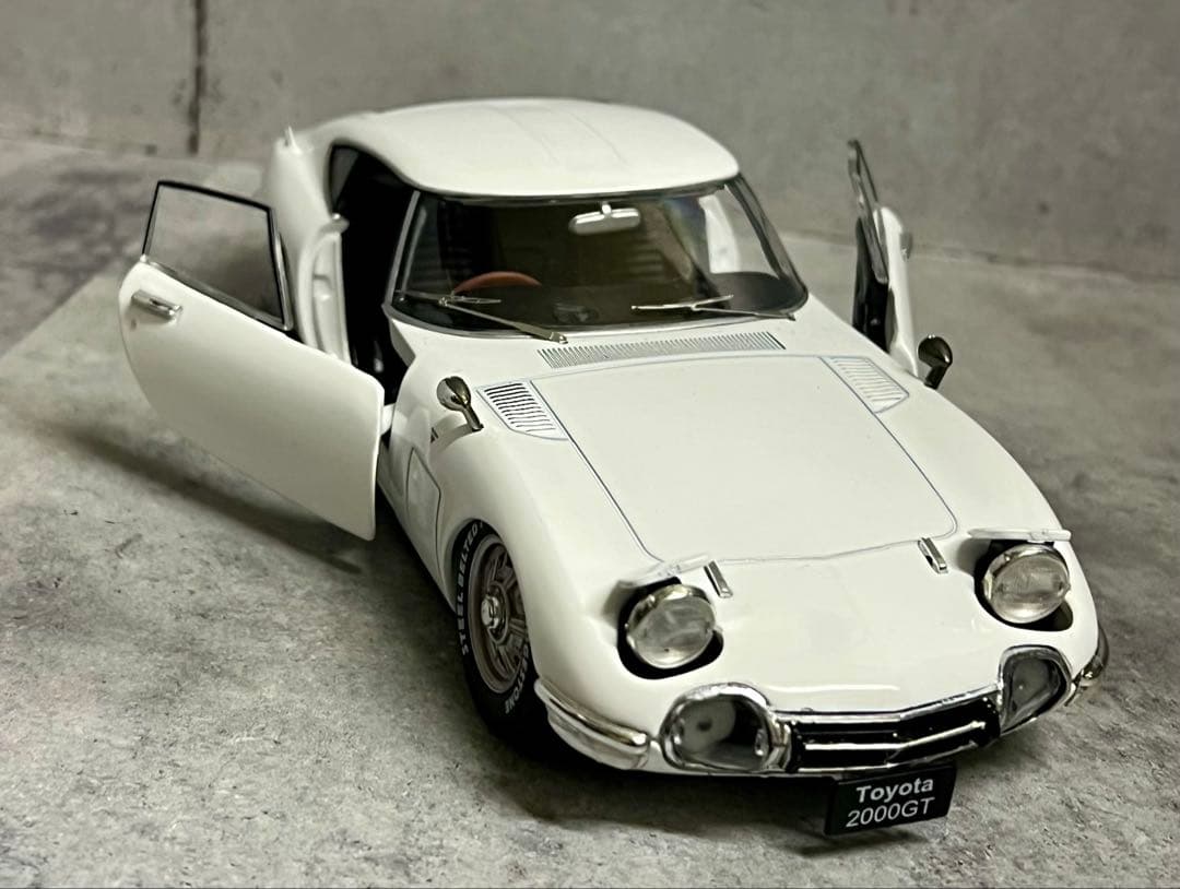 国産名車 1/24 トヨタ 2000GT カスタム ガレージ ジオラマ ミニカー