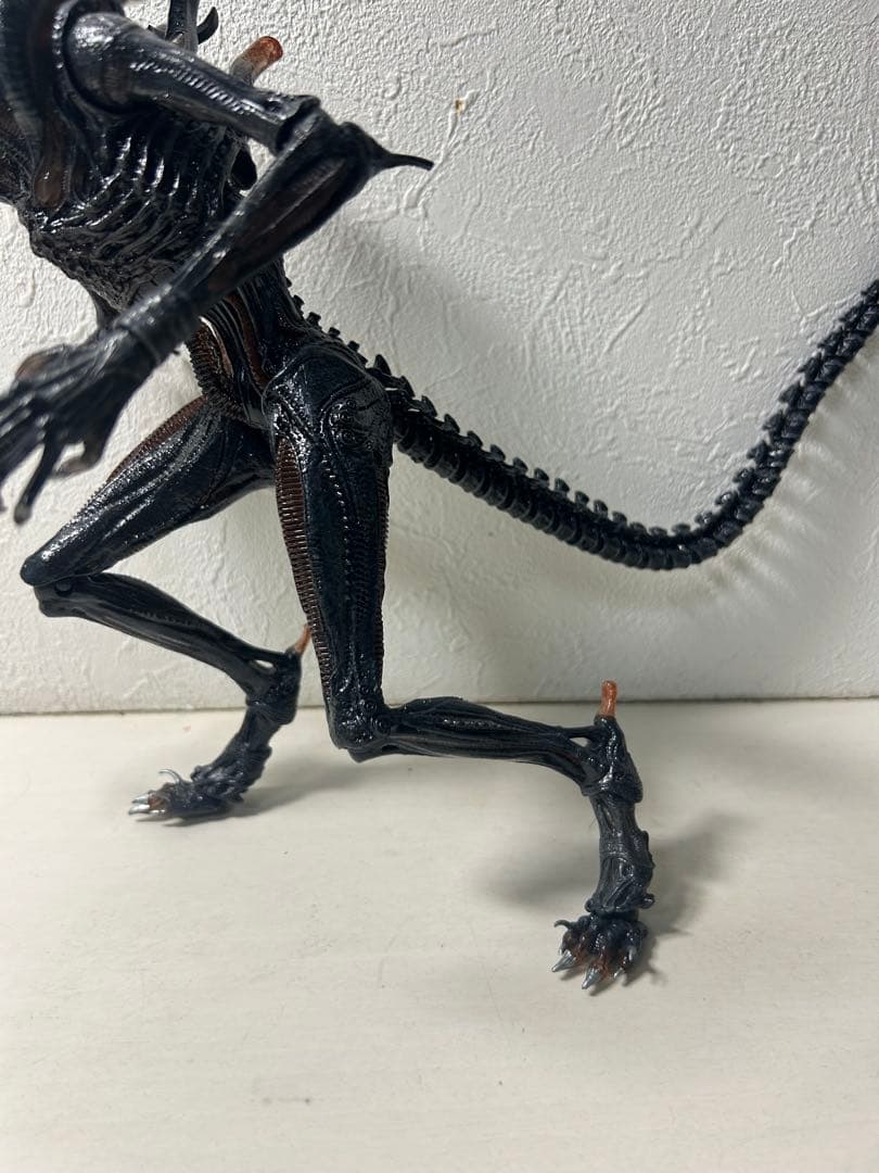 NECA ネカ スコーチドゼノモーフ エイリアン ロムルス フィギュア