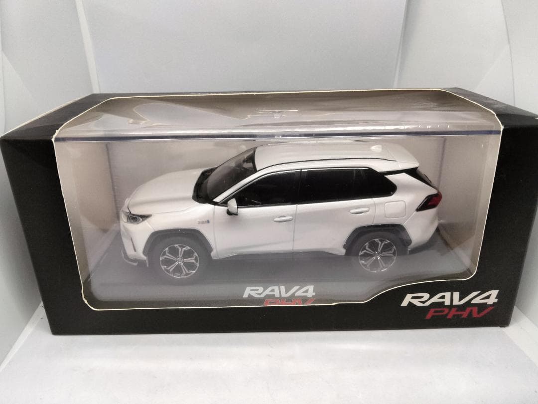 RAV4 PHV ホワイト 1/30 カラーサンプル ミニカー 非売品　トヨタ