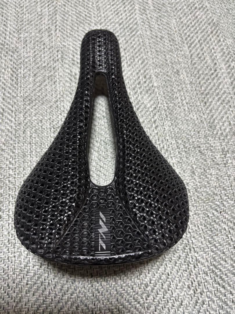 TNI 3D プリンティング　3 サドル　美品です。