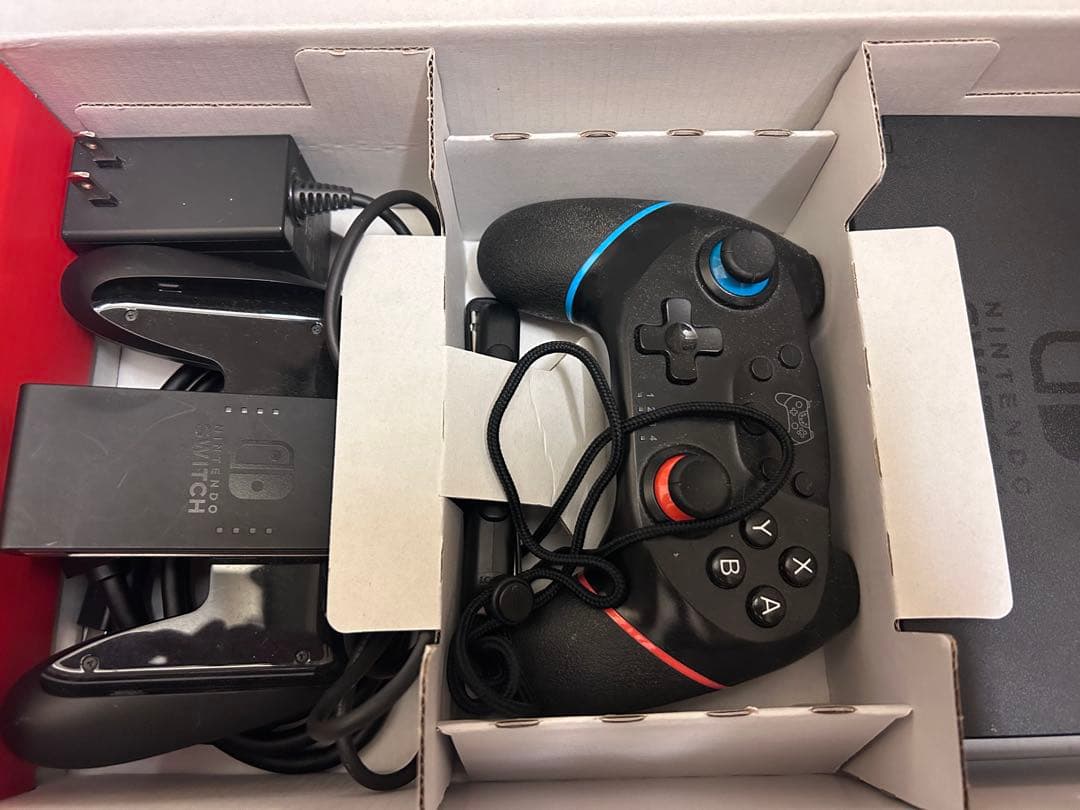 ニンテンドースイッチ Nintendo Switch 本体と付属品