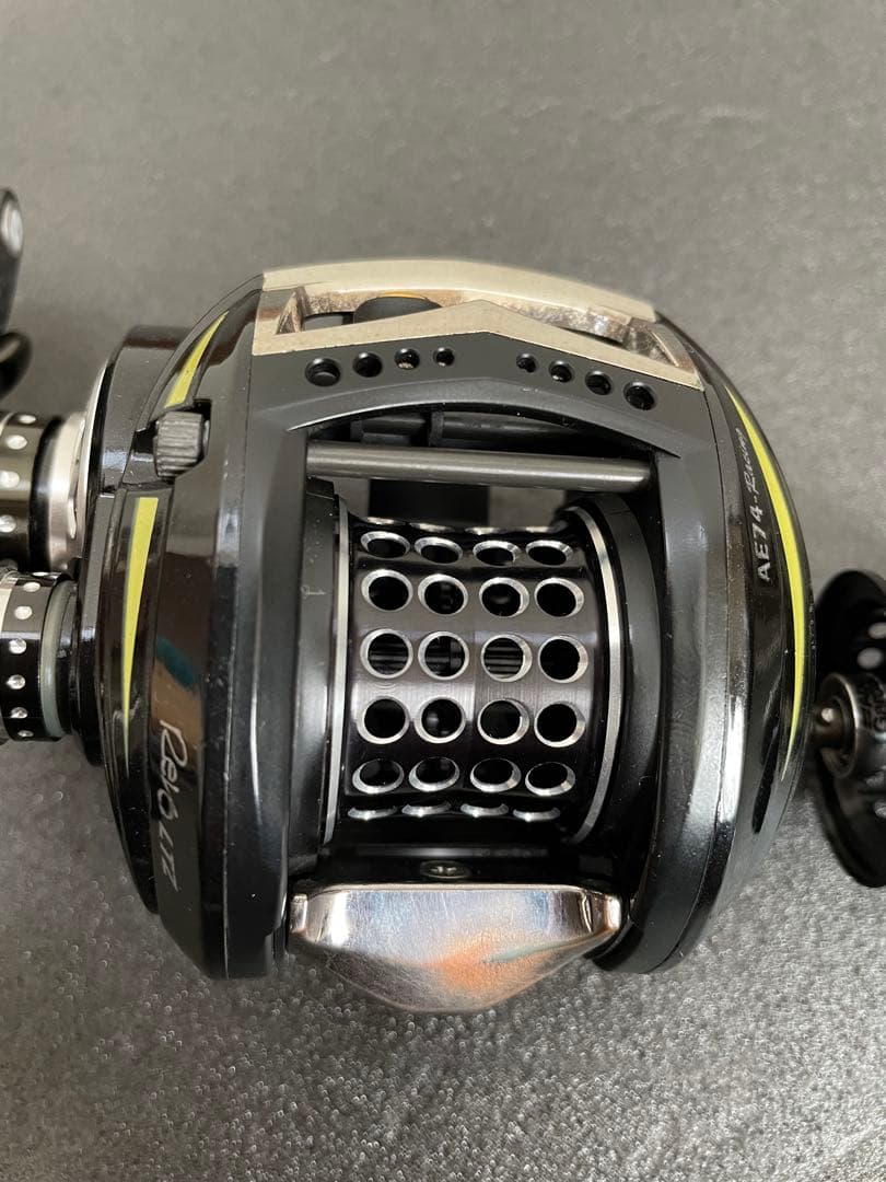 アブガルシア REVO LTZ AE74-Racing 8.01 左