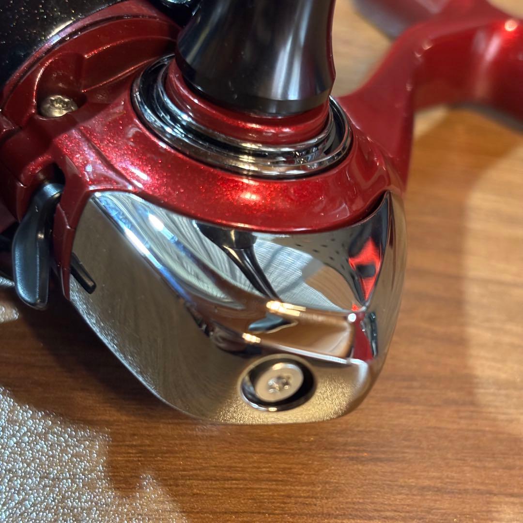 極美品　ダイワ 25 フエゴ LT2000S-XH