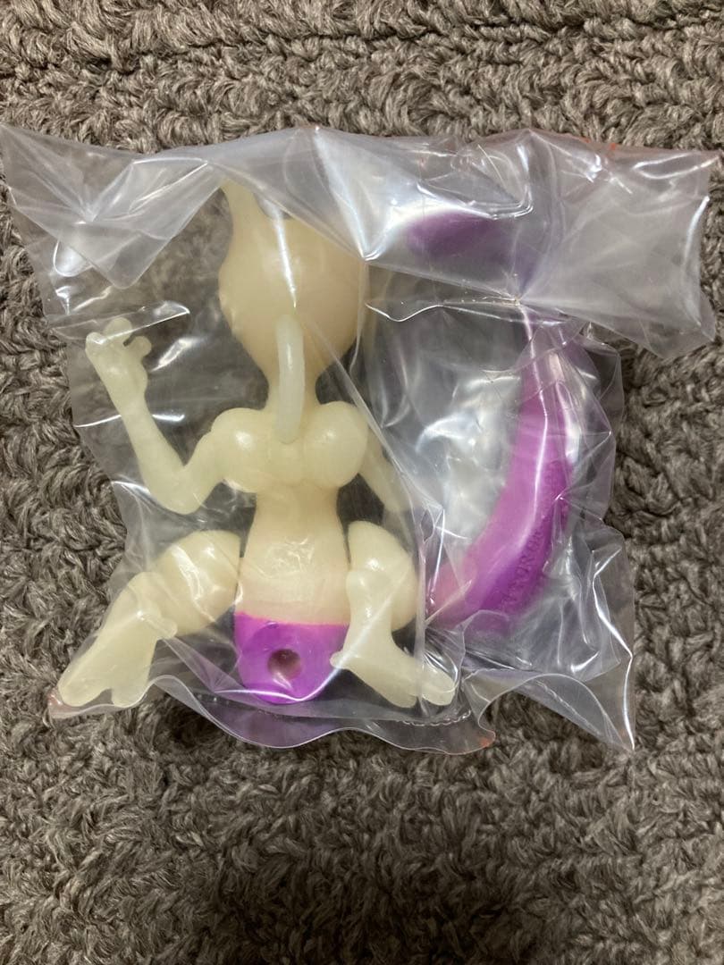 ポケモンリアルコレクション　ひかるミュウツー