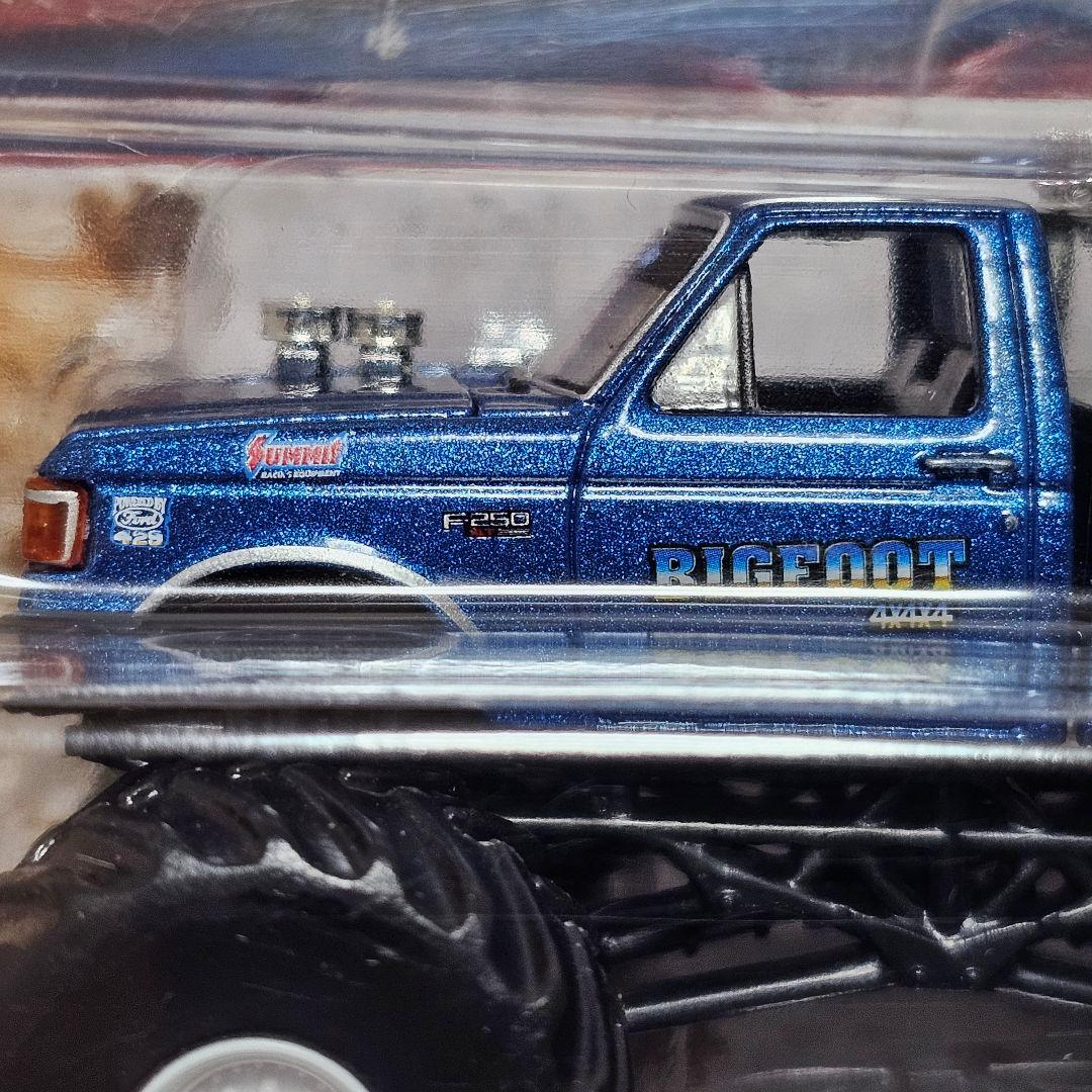 グリーンライト　ビッグフット　#3　モンスタートラック　ビッグタイヤ　1/64