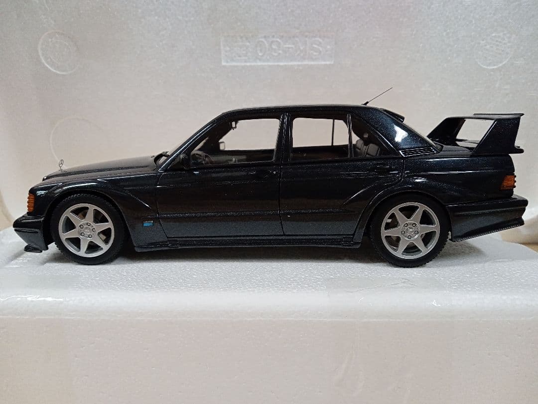 オートアート 1/18 メルセデスベンツ 190E 2.5-16 EVO Ⅱ 黒