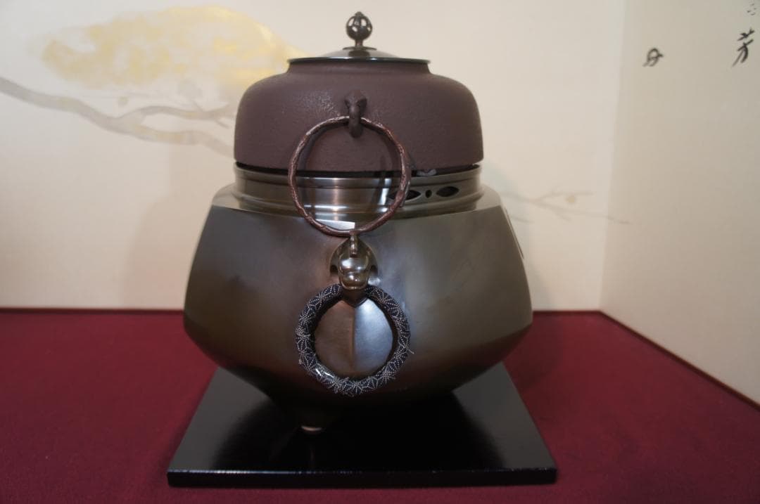 ☆美品 未使用? 在銘平丸釜添え 砂張銅六角鬼面風炉釜 400W電熱器 送料込み