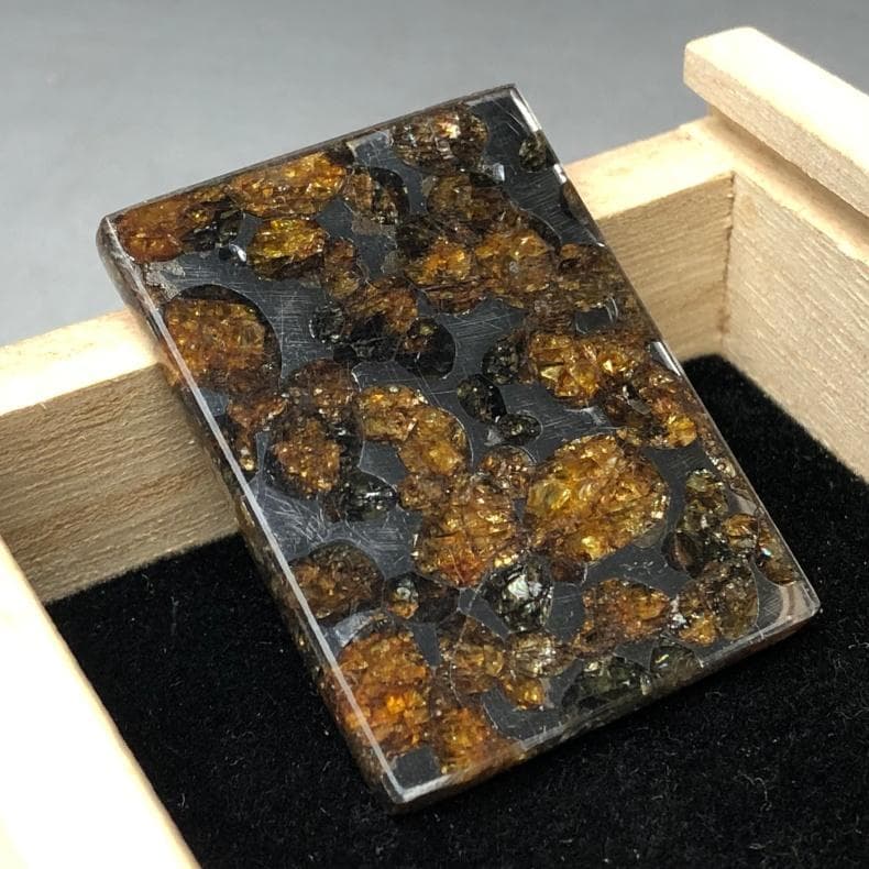 M*0様 パラサイト隕石 隕石　石鉄隕石　セリコ隕石 重さ約16ｇ　共箱