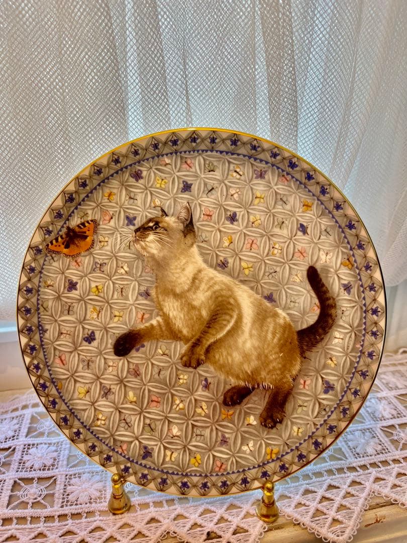 英国 エインズレイ レズリーアンアイボリー 12ヶ月 カレンダープレート 猫