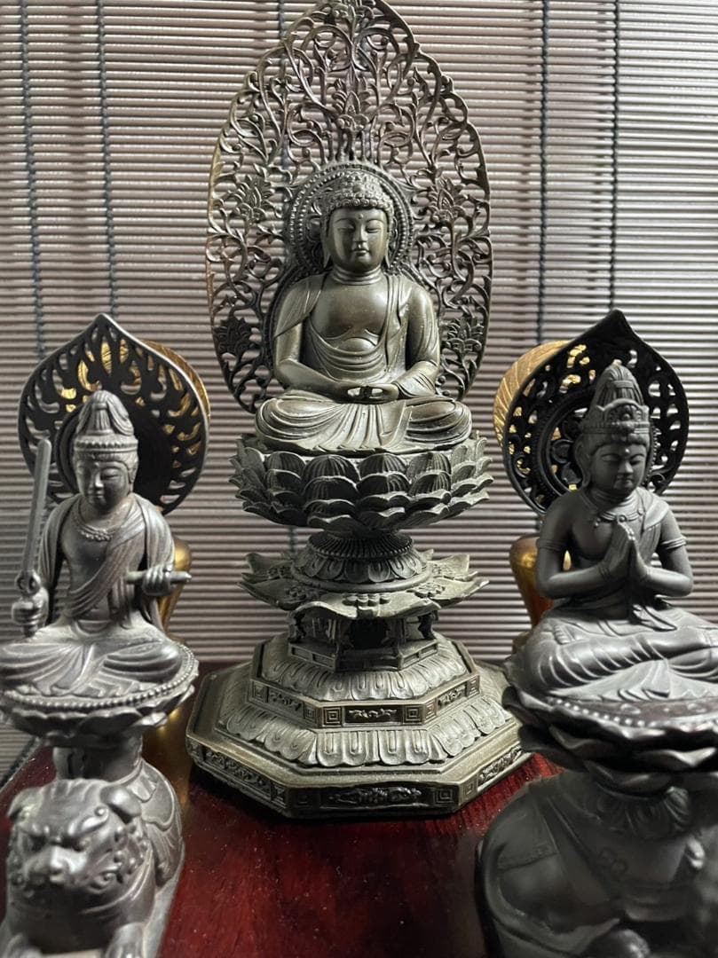 『釈迦三尊像　釈迦如来　普賢菩薩　文殊菩薩』ブロンズ 唐金　　在銘　高さ22cm