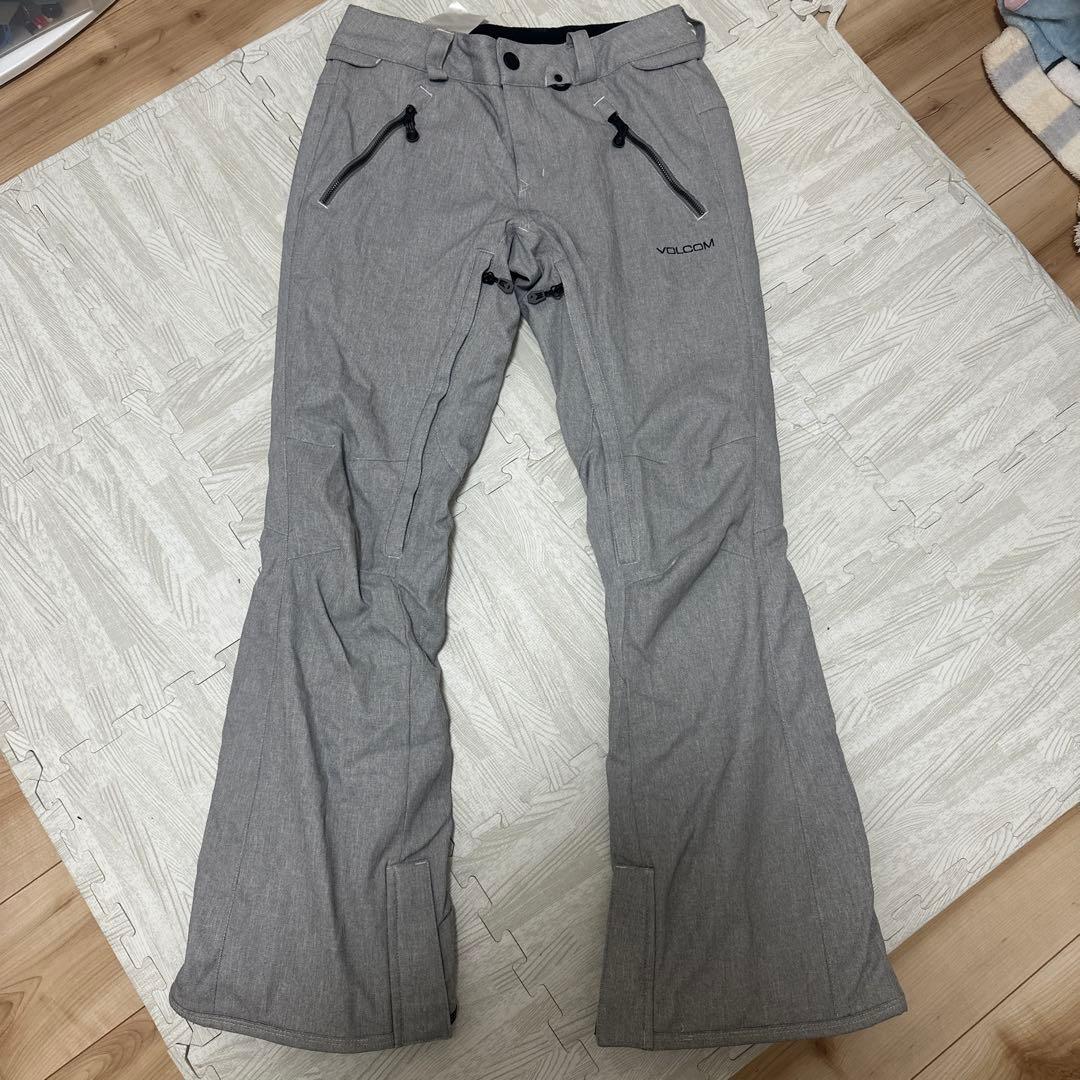 限定値SALE早い者勝ち⭐︎VOLCOM⭐︎スノーウェア　レディース