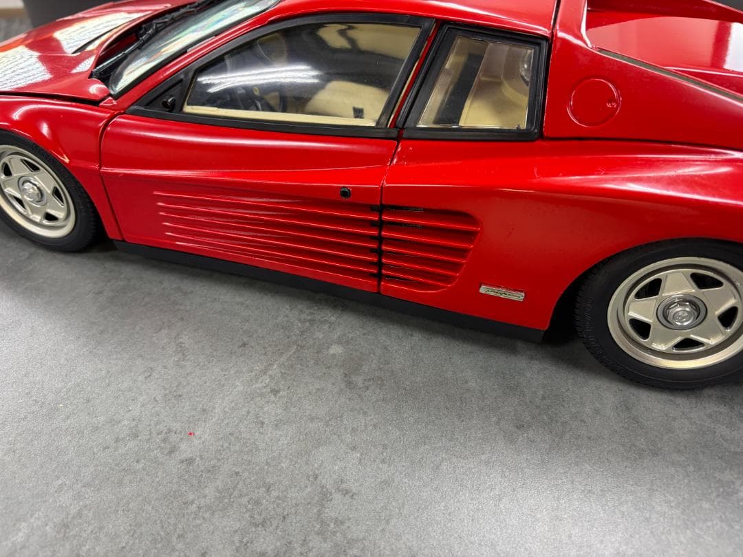 ポケール Pocher フェラーリ テスタロッサ ロッソ 1/8