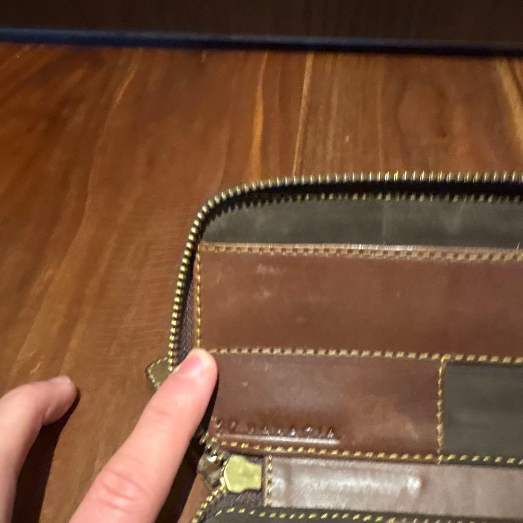 バハギア　ラウンドジップペンケース