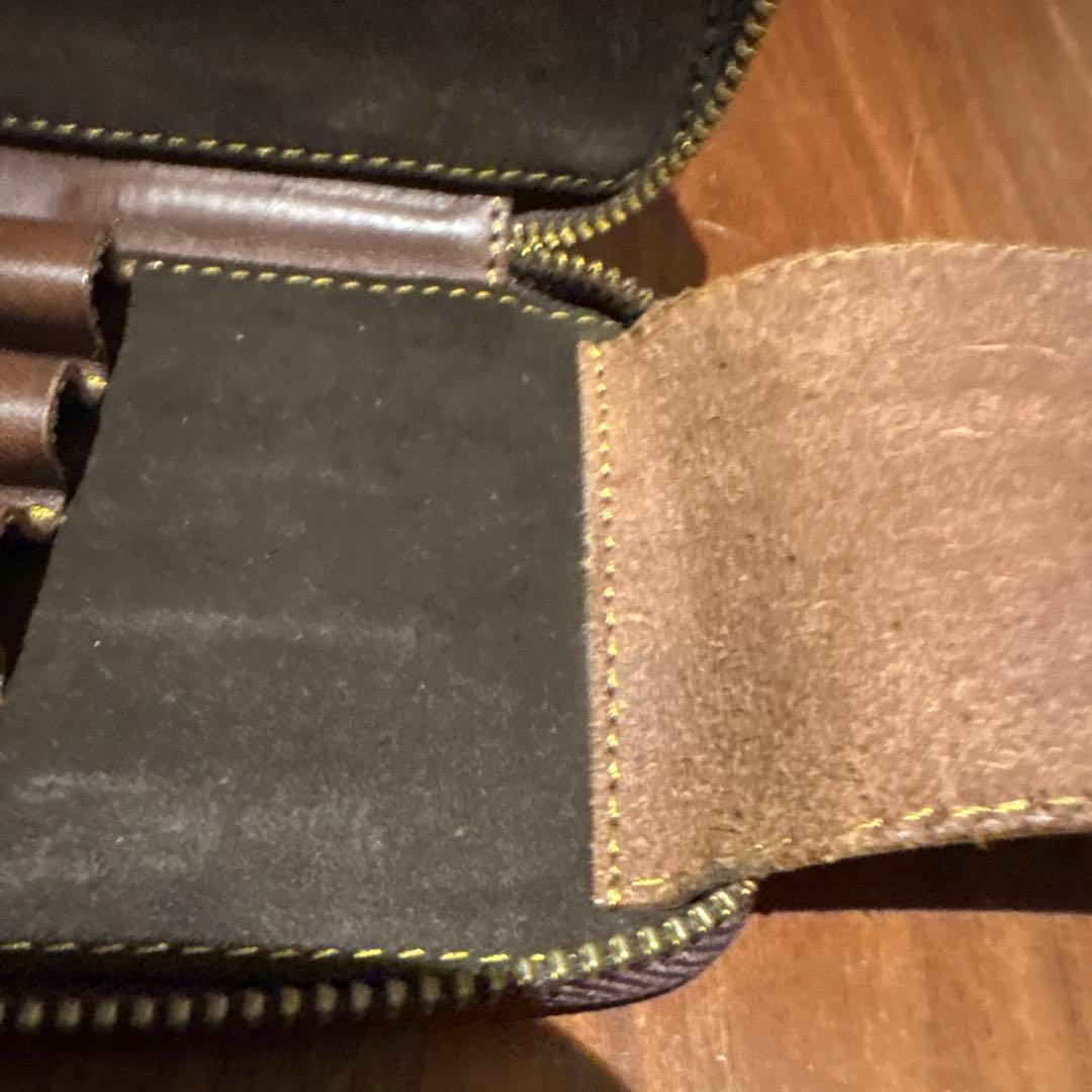 バハギア　ラウンドジップペンケース