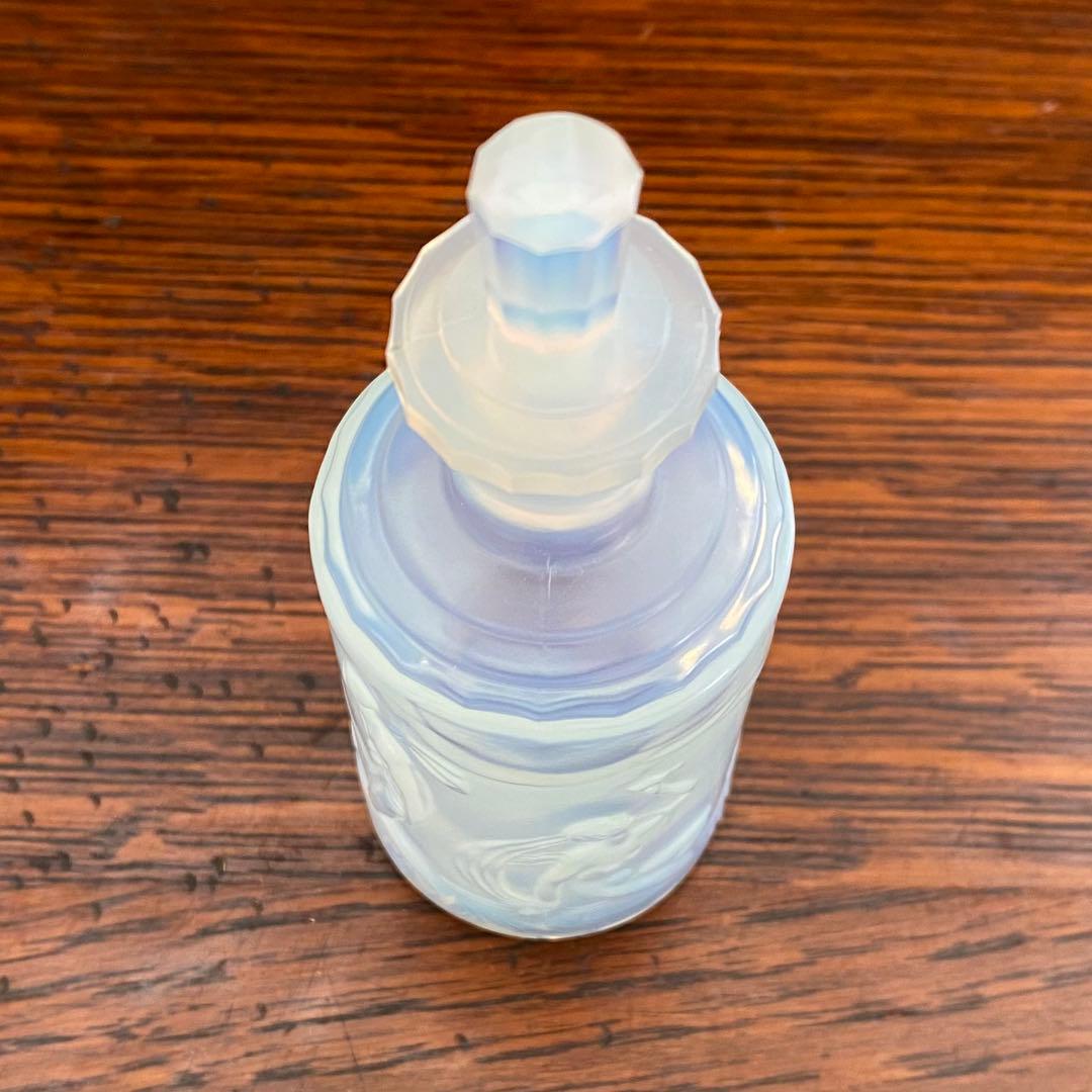 フランスサビノガラス　乳白色　アンティーク香水瓶　人物像　無傷完品
