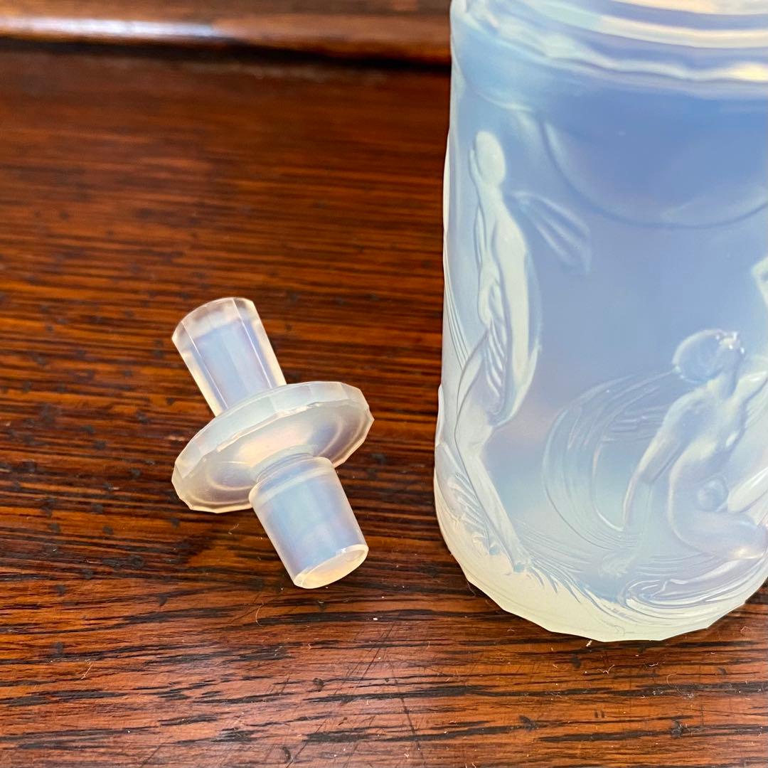 フランスサビノガラス　乳白色　アンティーク香水瓶　人物像　無傷完品