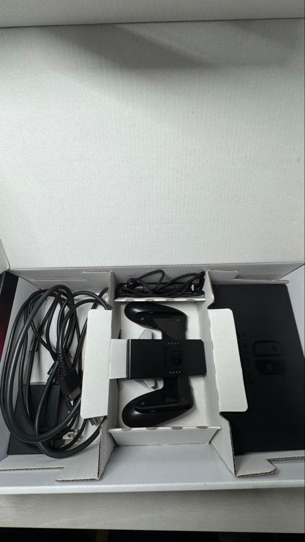 F*e様 Nintendo Switch ネオンブルー/ネオンレッド 本体