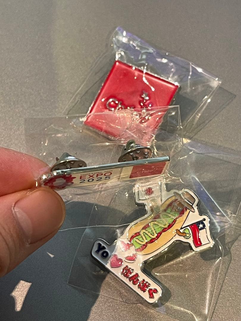 【非売品】大阪関西万博 Expo2025 チリスタッフピンバッジ、記念ピンバッジ