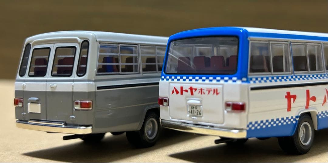 トミカリミテッドヴィンテージネオ ニッサン シビリアン　2台セット