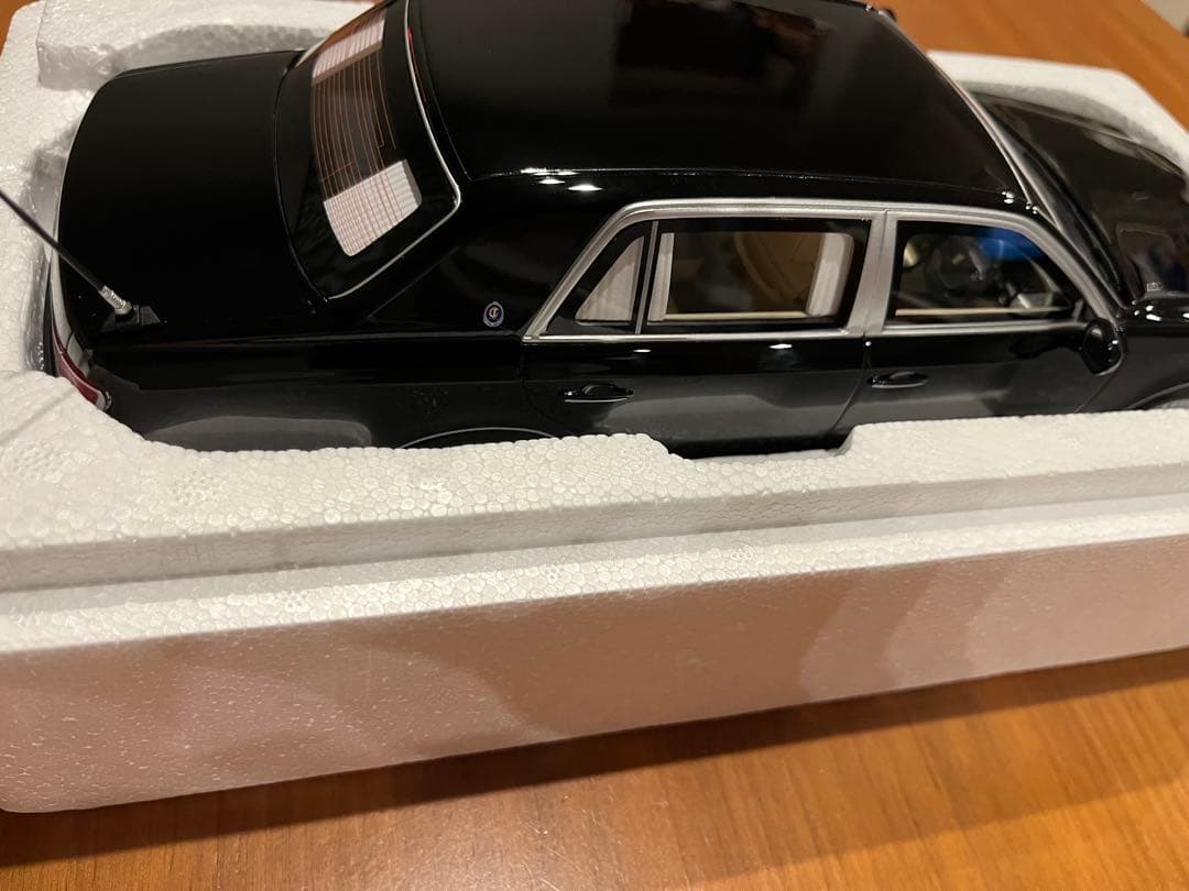 レイズ　1/18 トヨタ センチュリー 日本国内閣総理大臣専用車