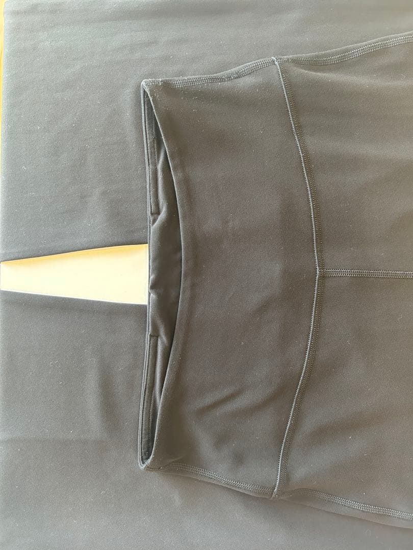 ルルレモン　ブラックフレアヨガパンツ Mサイズ