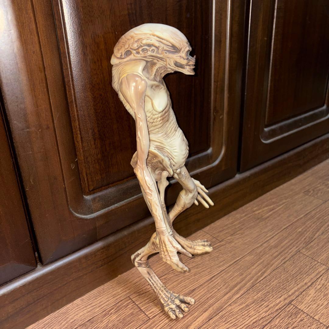 エイリアンフィギュア 約30cm