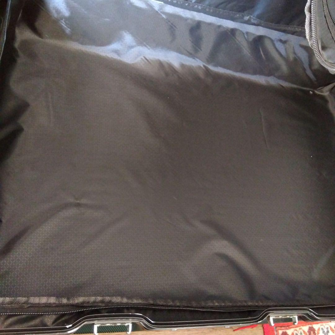 メタリックグリーン　アルミフレーム　ハード　スーツケース