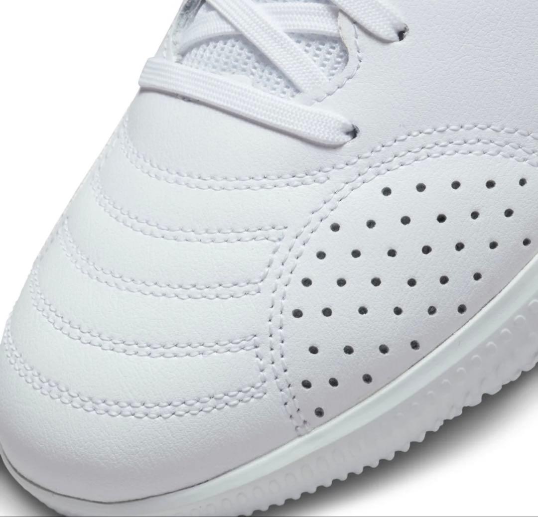 暮らしNike GATO フットサルシューズ ホワイト/ブルー26.5cm