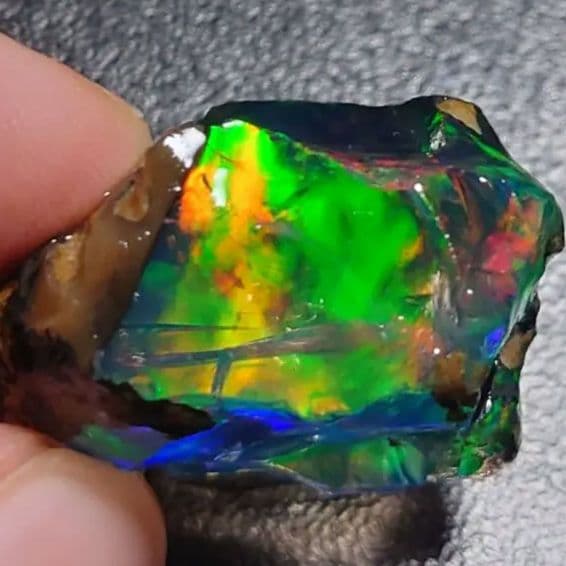 【30CT】　エチオピア　オパール　原石　青　緑　鉱物標本　ウェロ産