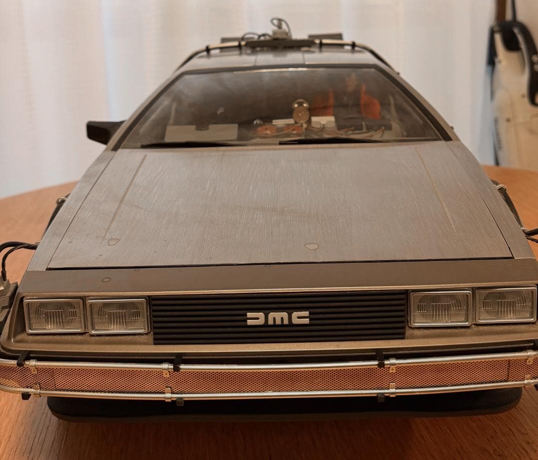 ホットトイズ1 6スケールデロリアンバックトゥザフューチャー