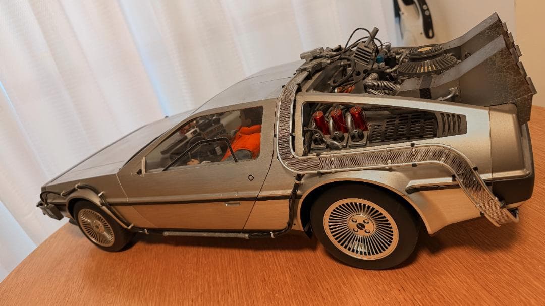 ホットトイズ1 6スケールデロリアンバックトゥザフューチャー