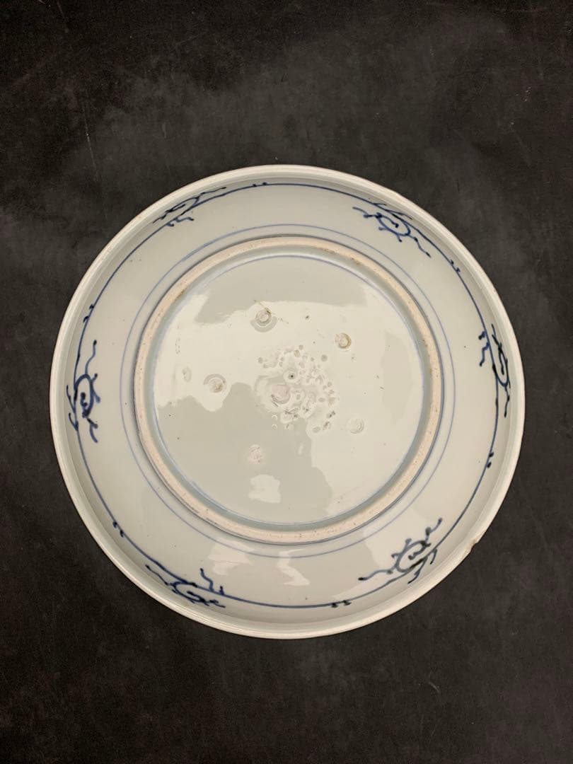 古伊万里　大皿　花　微塵唐草　捻り模様　約直径28.5㎝　/かけ有