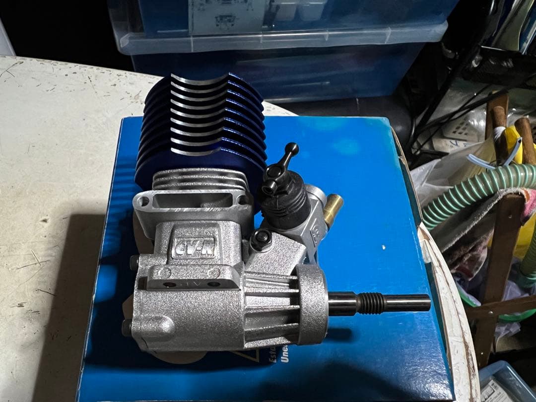 S*5様 未使用品　小川精機O.S MAX12CV-R(P) 1/10ラジコン車