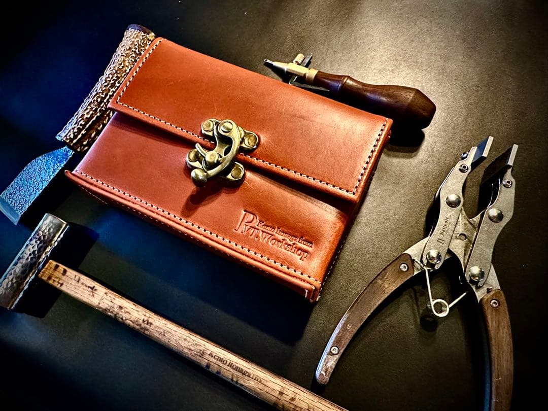 在庫入れ替えSALE！Pvt.Workshop 極　本革　デッキケース