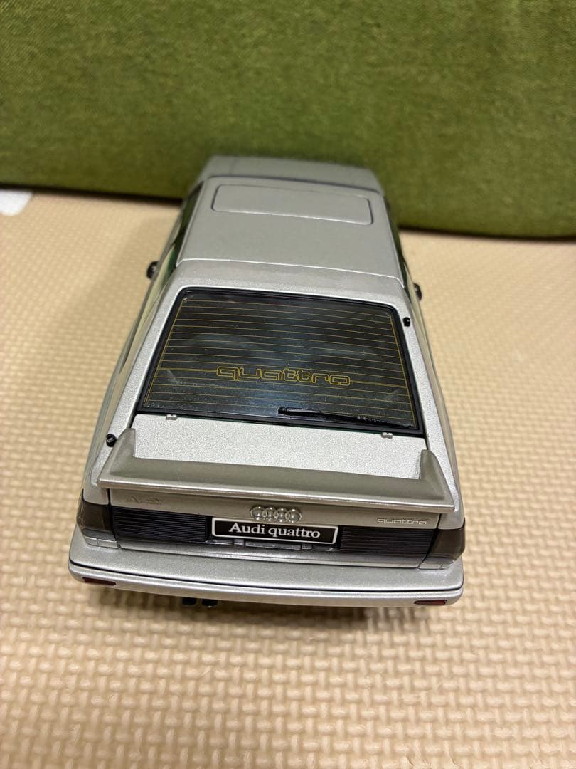 ミニカー AUTOart Audi sport Quattro 1988 1/18
