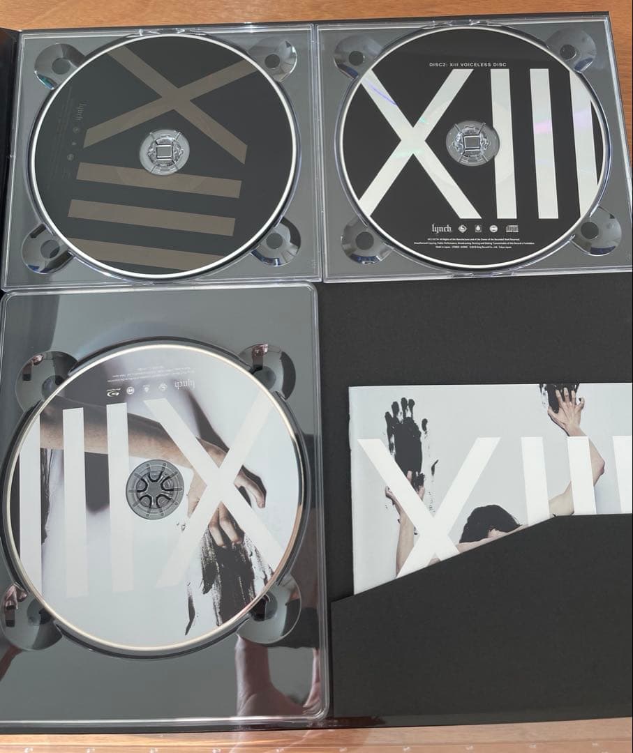 lynch. 「XIII」　数量限定豪華版　サイン入