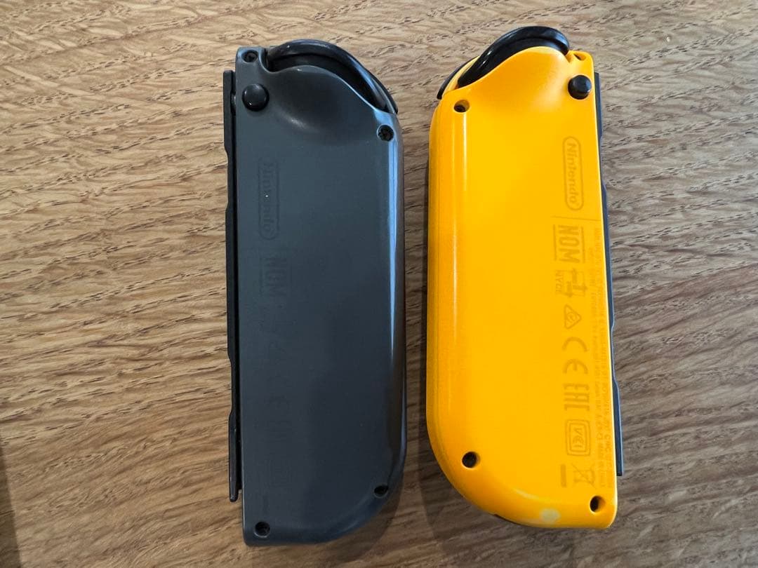 Switch本体とコントローラーのみ