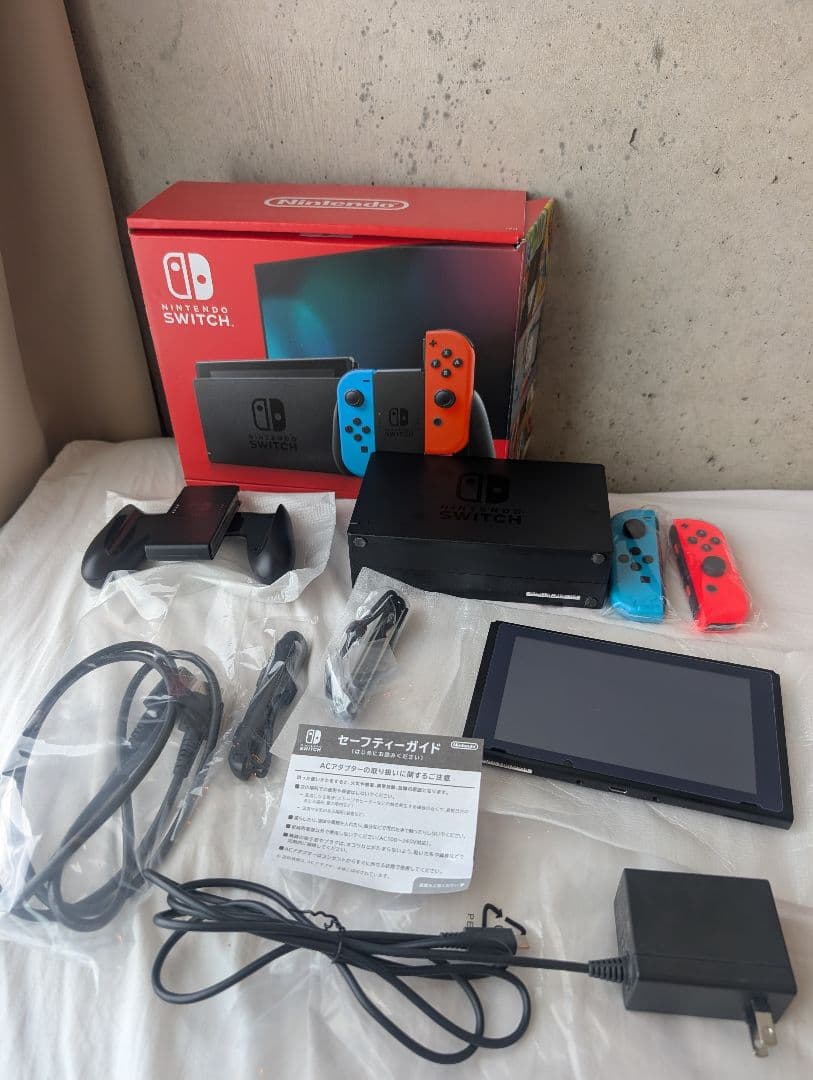 ［付属品全てあり]Nintendo Switch 本体　2023年製