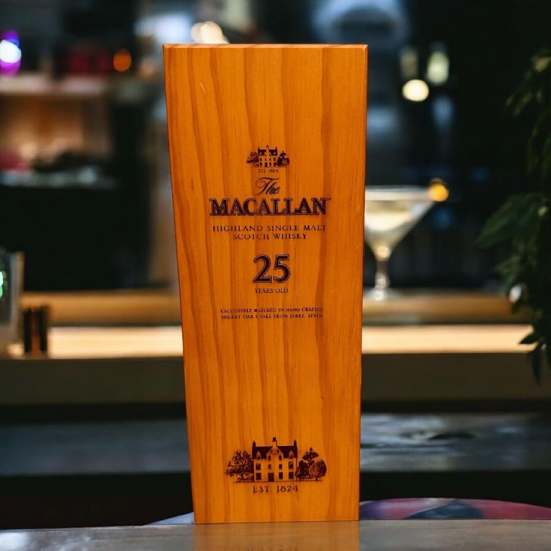 ❶マッカラン レアカスク ブラック空瓶ケース付／❷マッカラン25年 木箱のみ
