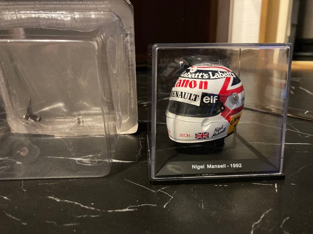 ヘルメットコレクション　キャメル仕様　ビッグスケールF1コレクション　1/5