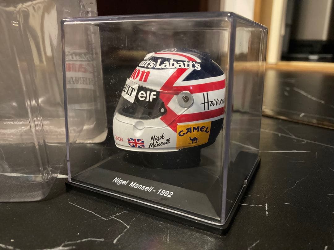 ヘルメットコレクション　キャメル仕様　ビッグスケールF1コレクション　1/5