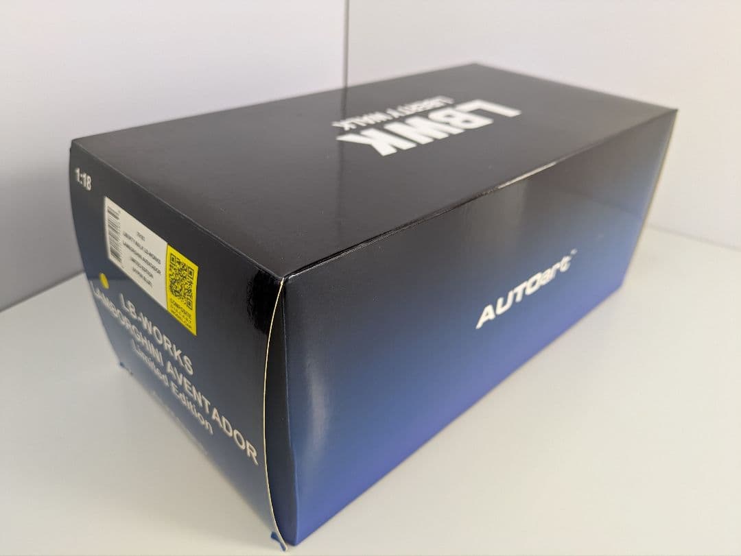 1/18 ミニカー オートアート ランボルギーニ アヴェンタドール LB