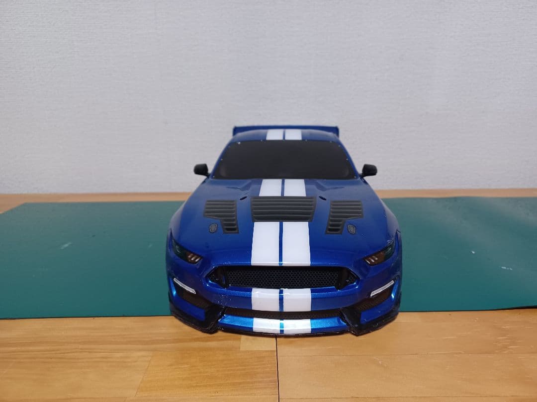 タミヤ　TT-02　ラジコン　フォードマスタング、ヤリス