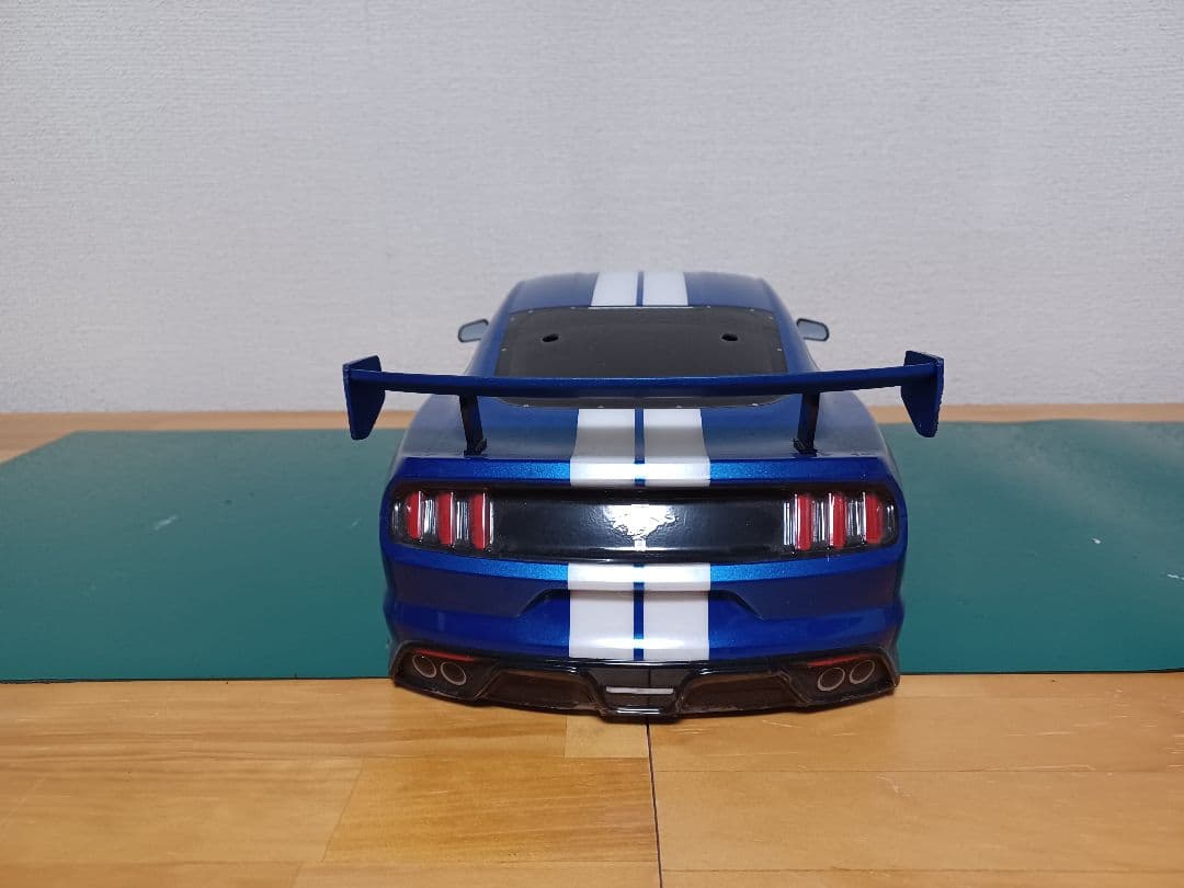 タミヤ　TT-02　ラジコン　フォードマスタング、ヤリス