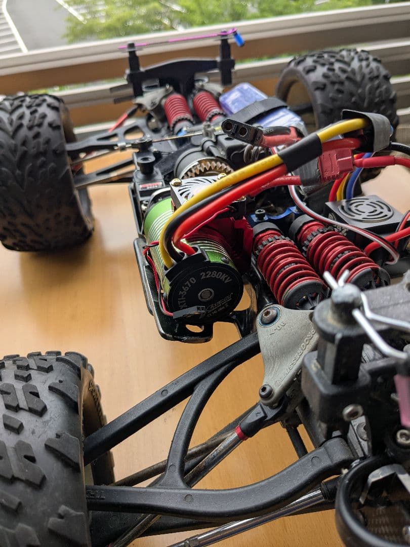 トラクサスレボ　電動仕様変更ラジコン