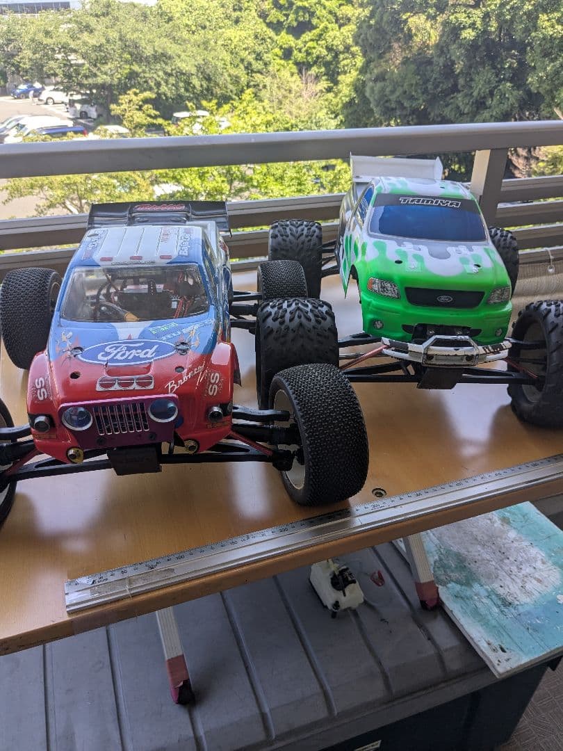 トラクサスレボ　電動仕様変更ラジコン