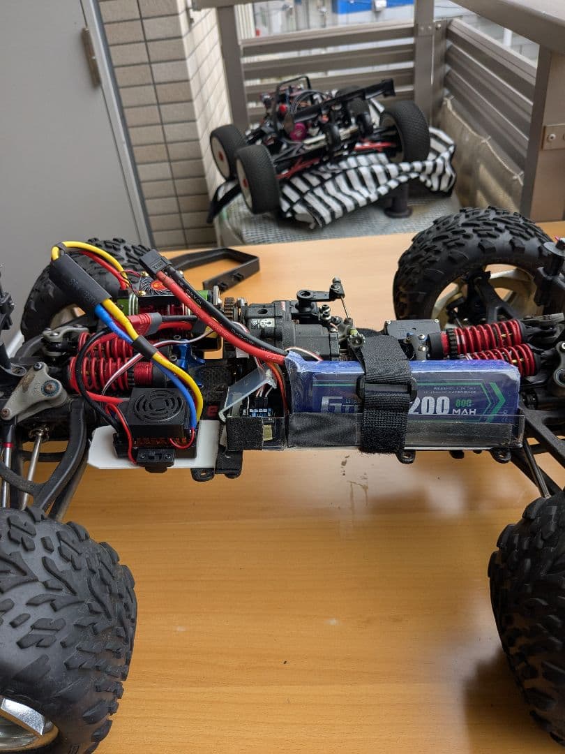 トラクサスレボ　電動仕様変更ラジコン