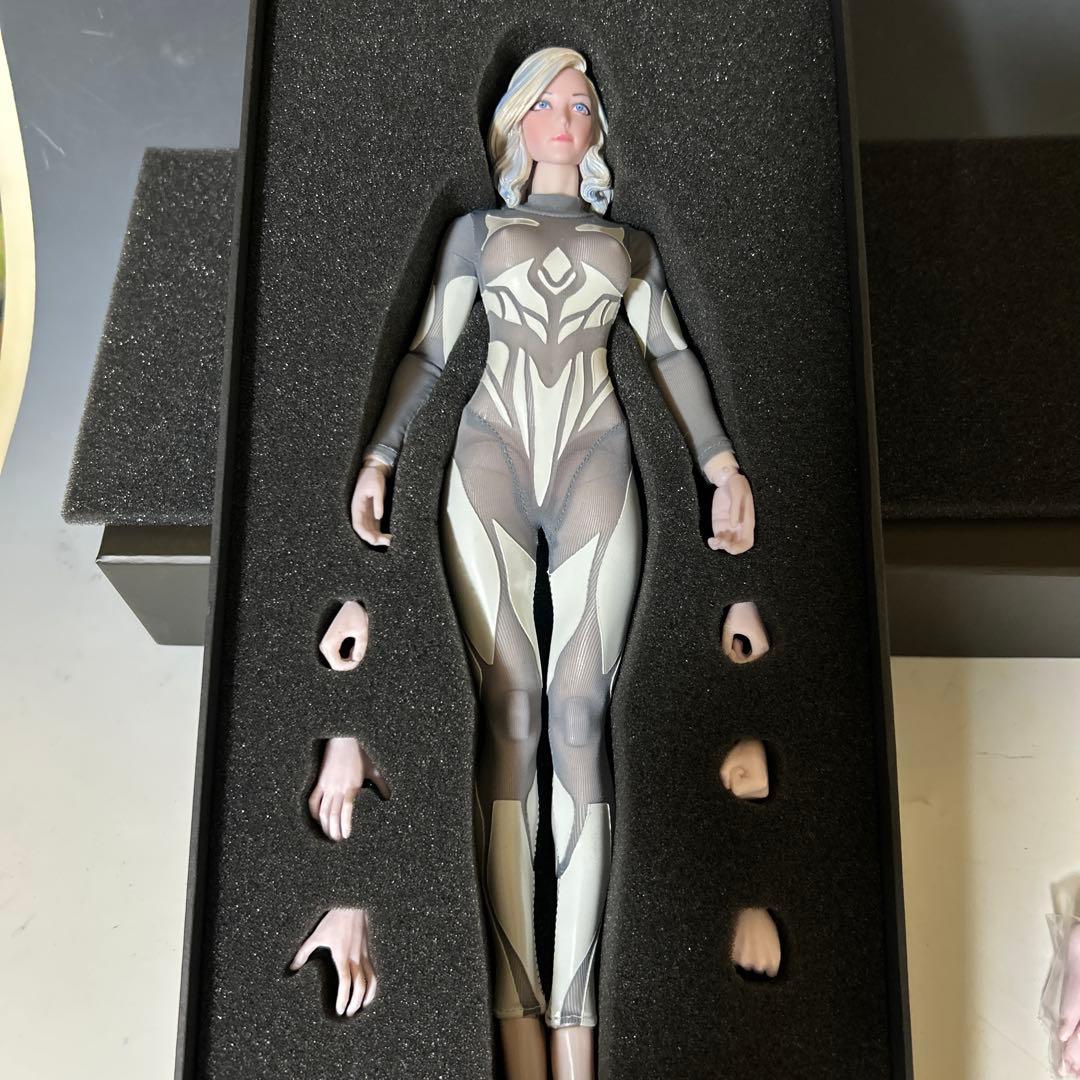 CORE PLAY フィットネスボディー Light 1/6アクションフィギュア